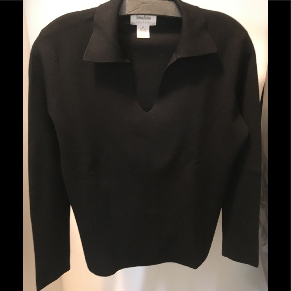 Neiman Marcus Woman’s Sweater (Size M)